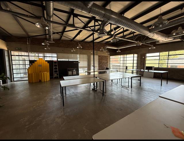 531M² OFFICE TO LET IN MILPARK